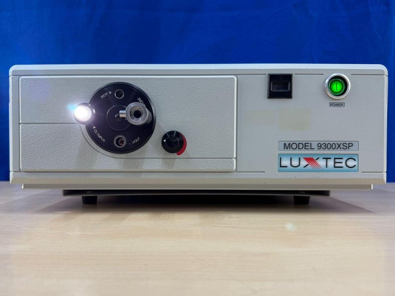 Luxtec 9300XSP Light Source