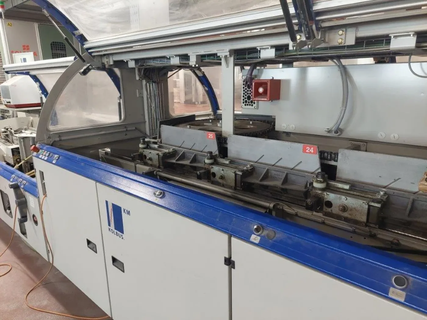 Kolbus KM 473 perfect binder - 4