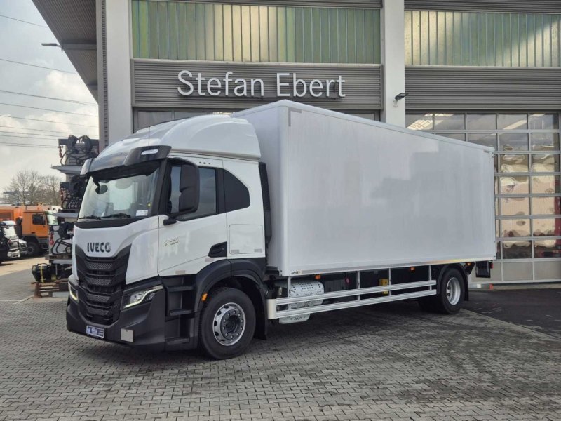 Iveco S Way AT190S40/P LBW Type AHK Navi Bett