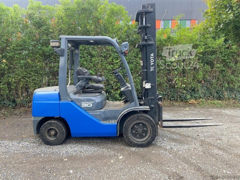 Toyota 06-8FD30F Tonero 30 HST