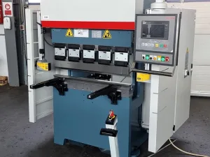 Hydraulische CNC Abkantpresse PBF 1030