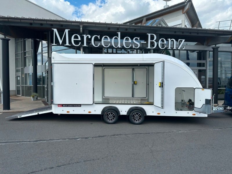 Brian James Race Sport / Länge: 5,03 m / 3.000 kg