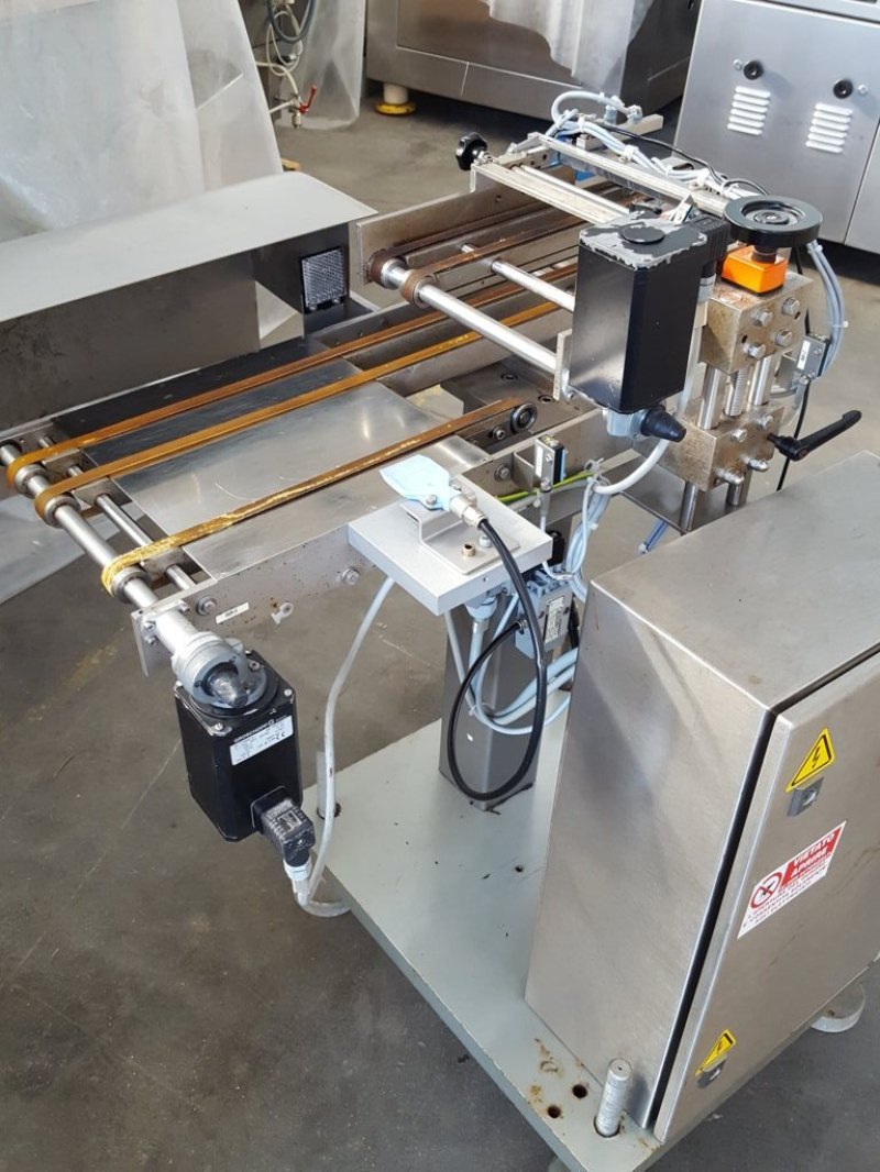 NASTRINO CONVOGLIATORE IN ACCIAIO INOX MOTORIZZATO