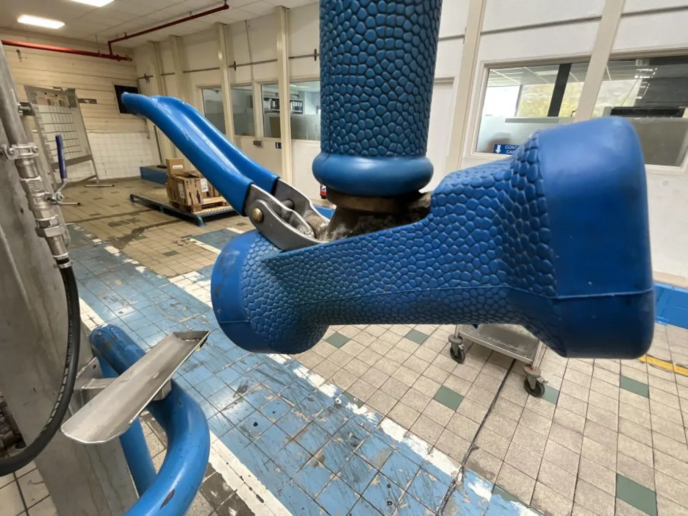 Nederman Nederman Hose Reel and Prevost Air Line Reel on Stand - 7