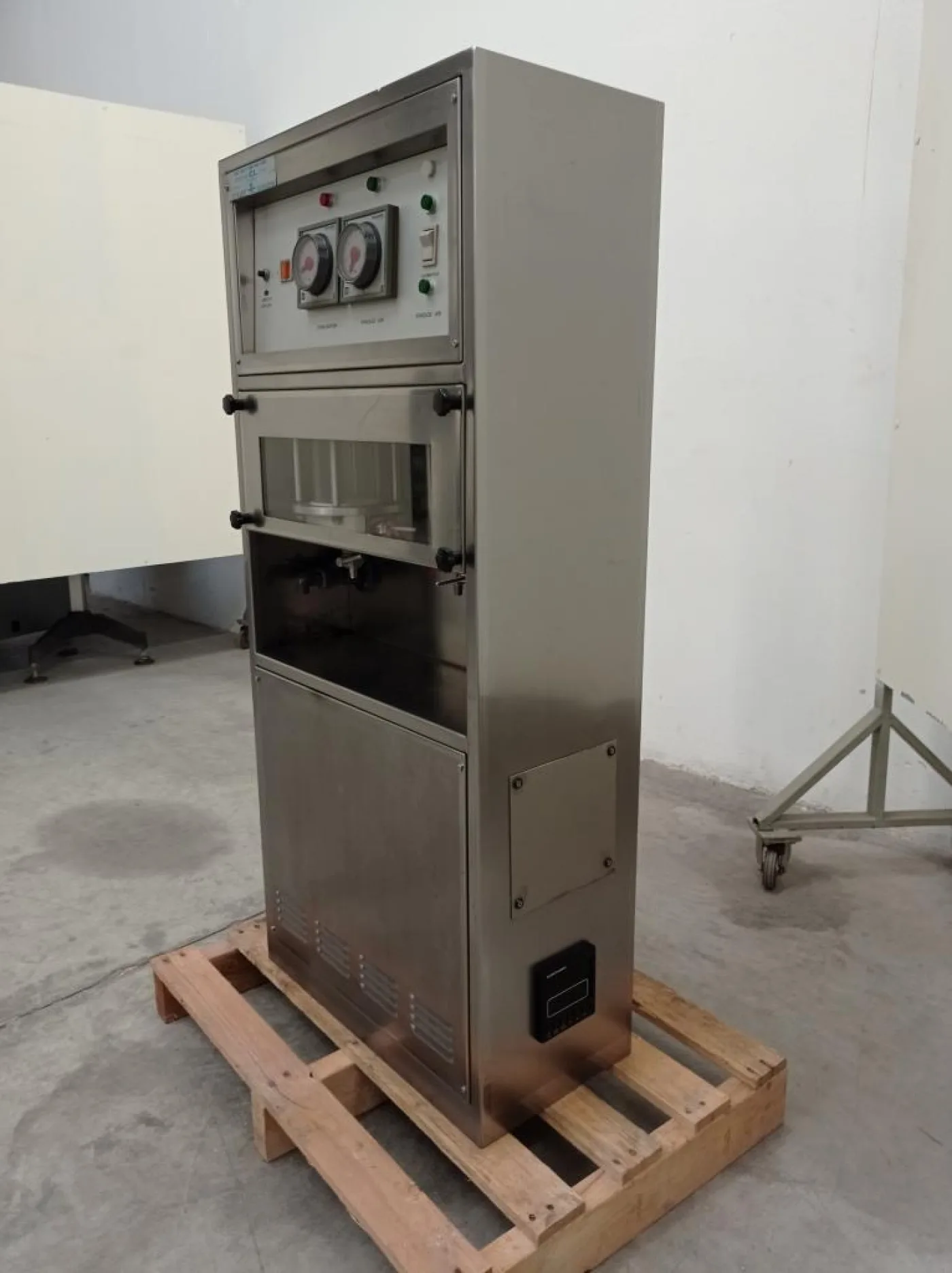 STERILIZZATORE A VAPORE – STERIVAP – MOD. P - 4