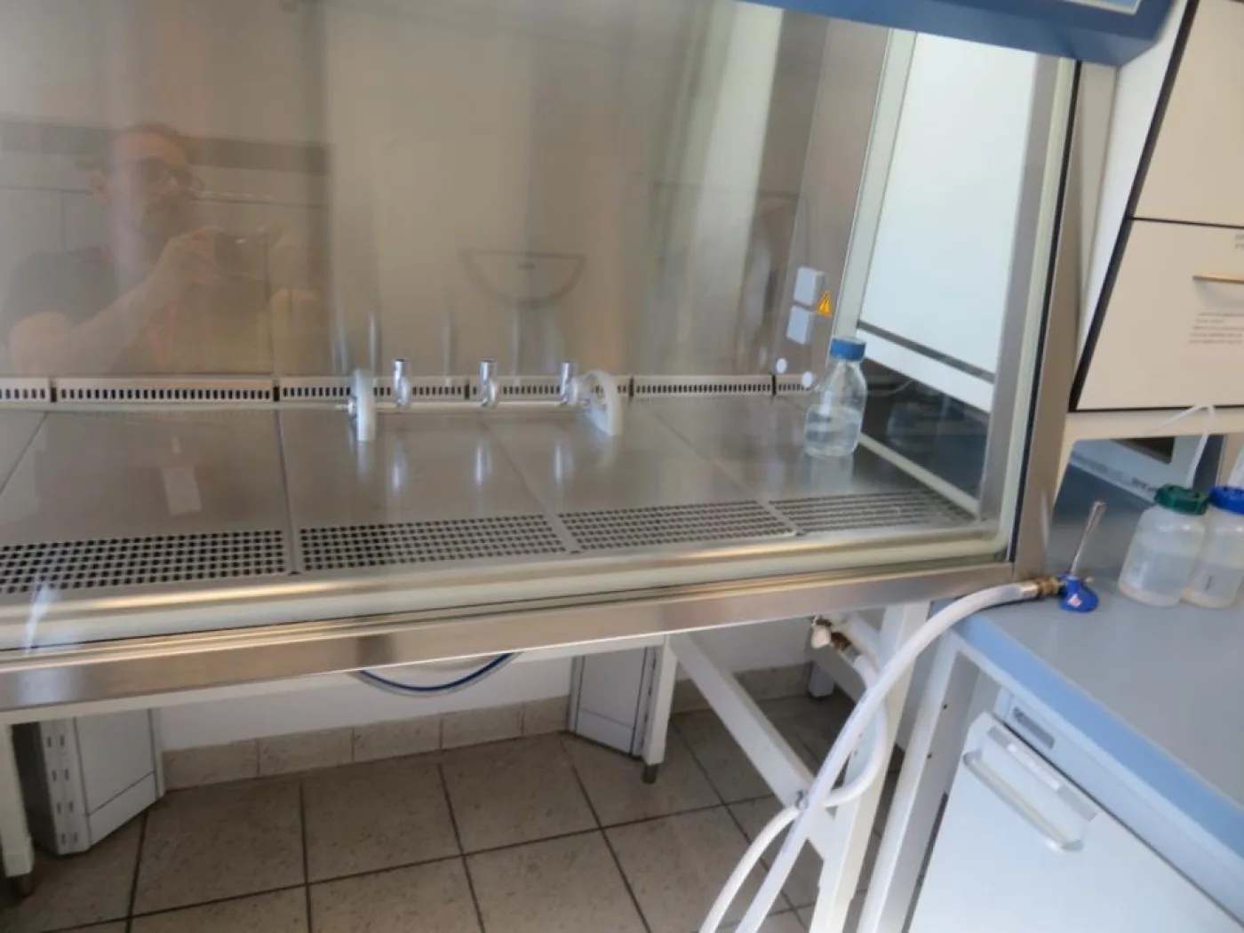 2021 Thermo Scientific Thermo Scientific Safe 2020 1.8 Calss II Biological Safety Cabinet- R and D - 8