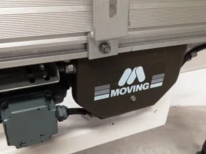NASTRO TRASPORTATORE A TAPPETO MOTORIZZATO – MOVING – BGL