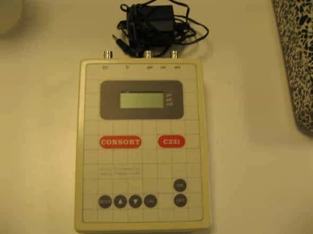 Electrochemical multimeter Consort C231 pH-EC