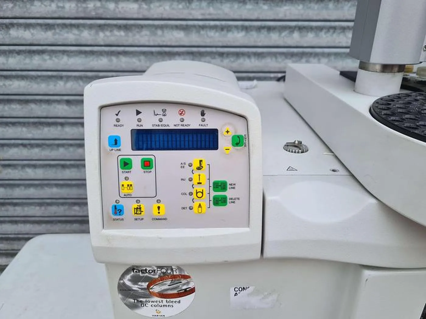 Varian 3900 GC with CP-8400 Autosampler - 5