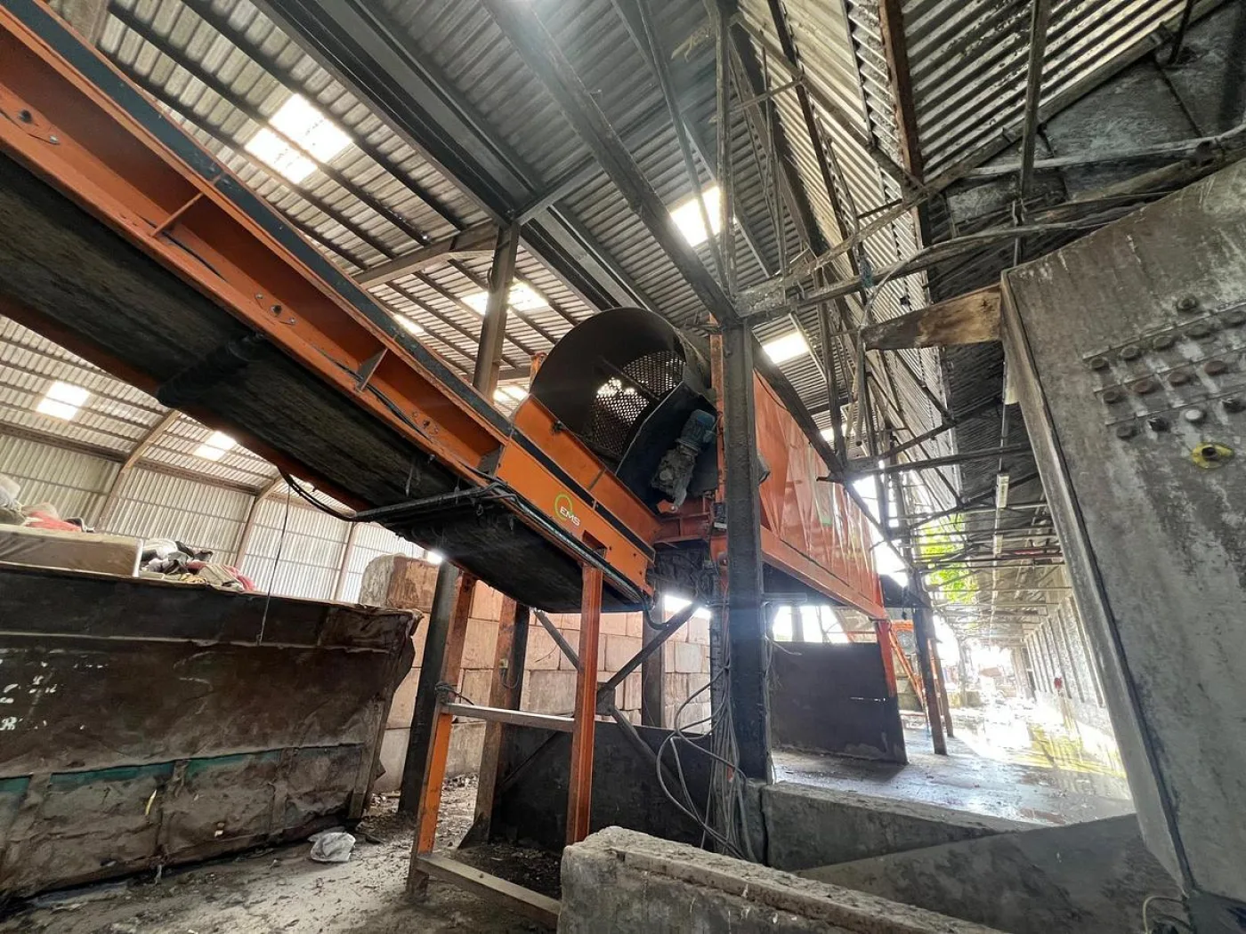 2011 Doppstadt DW 306 Ceron Slow-Speed Shredder W/EMS Trommel - 8