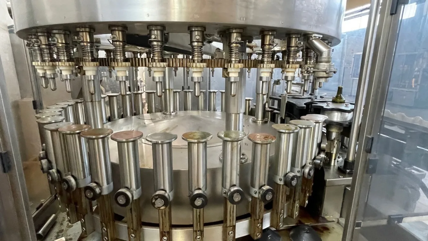 DEPRESSION FILLING MACHINE COBERT OLIMPIA WITH 40 VALVES FOR OIL, YEAR 1990, SECOND-HAND MACHINE - 7