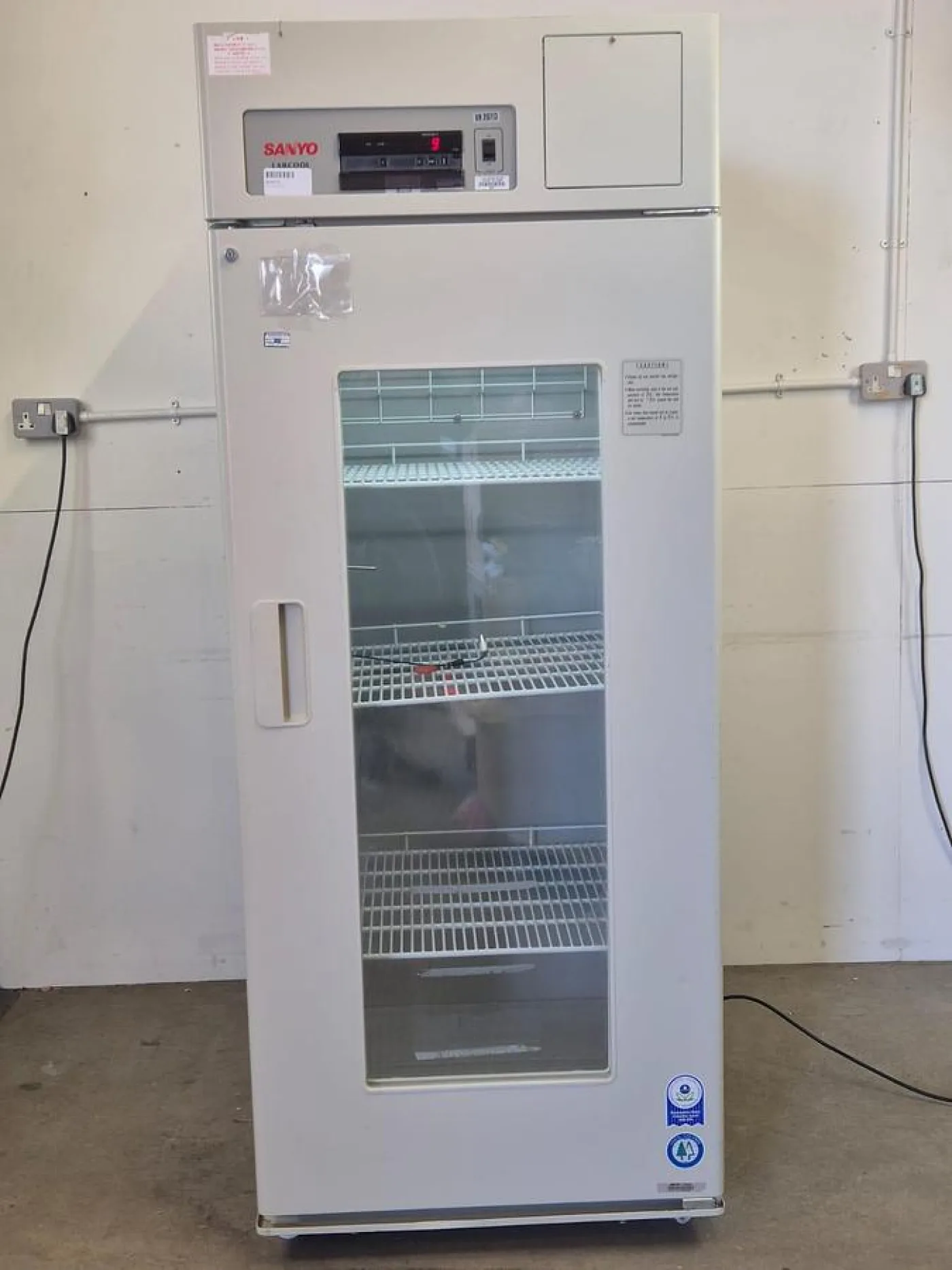 Sanyo MPR 720 Labcool Pharmaceutrical Refrigerator - 2