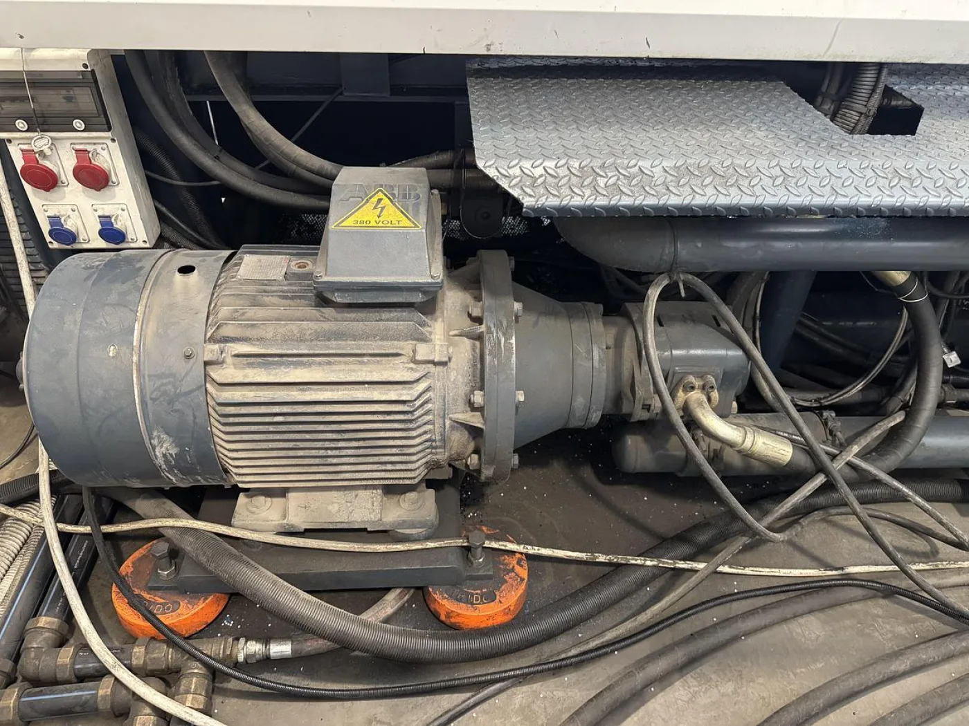 2002 OIMA STRATOS 2200.270 SX IN0813 - 8