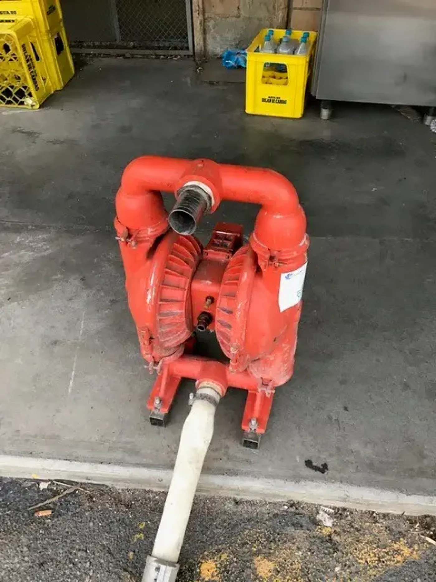 USED WILDEN P8 IRON DIAPHRAGM PUMP - 3