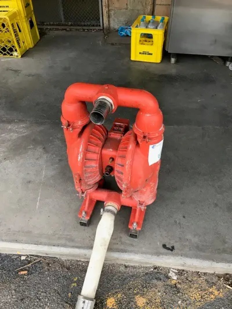 USED WILDEN P8 IRON DIAPHRAGM PUMP