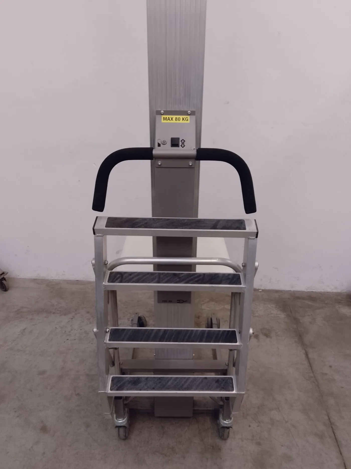 CARRELLO ELEVATORE CON PIATTAFORMA – HOVMAND – MOD. S-2409 - 4