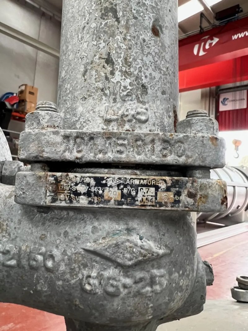 USED STAINLESS STEEL TANK 730 LITERS