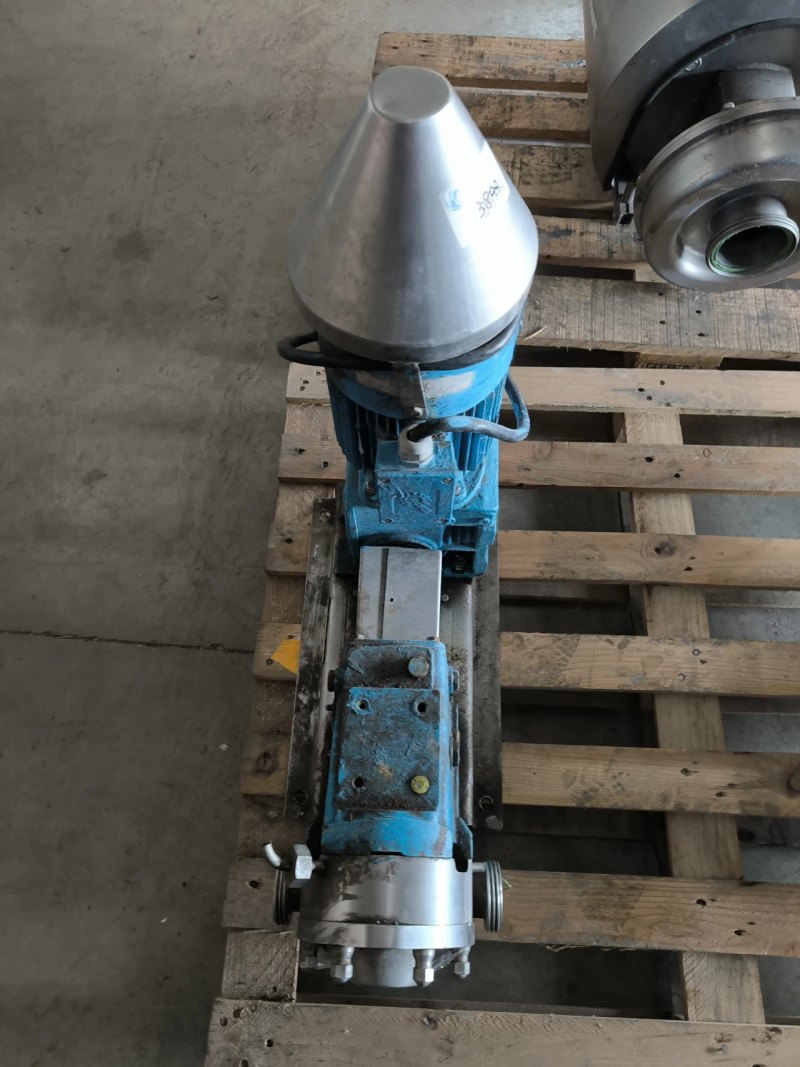 LOBE PUMP WAUKESHA CHERRY-BURRELL 030-U2C