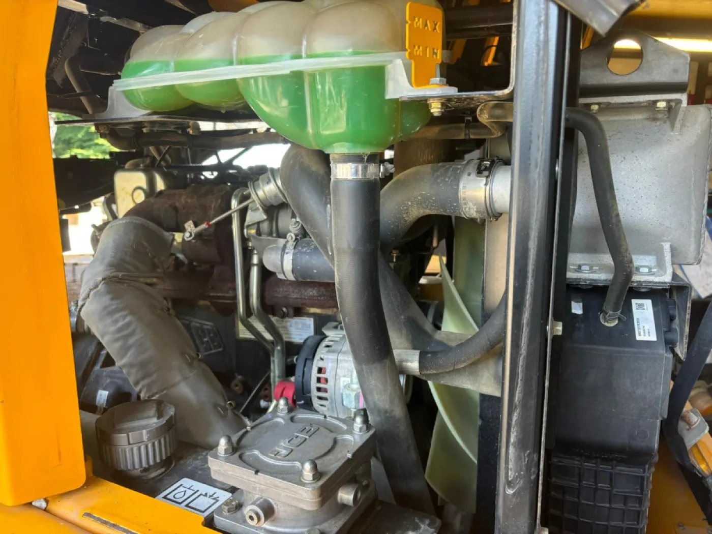 JCB - 6 ST - 3