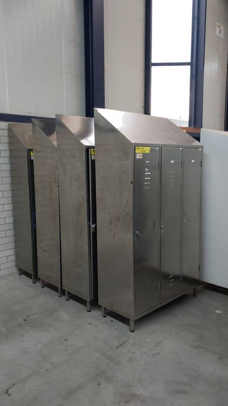 Stainless steel locker wtih 3 doors