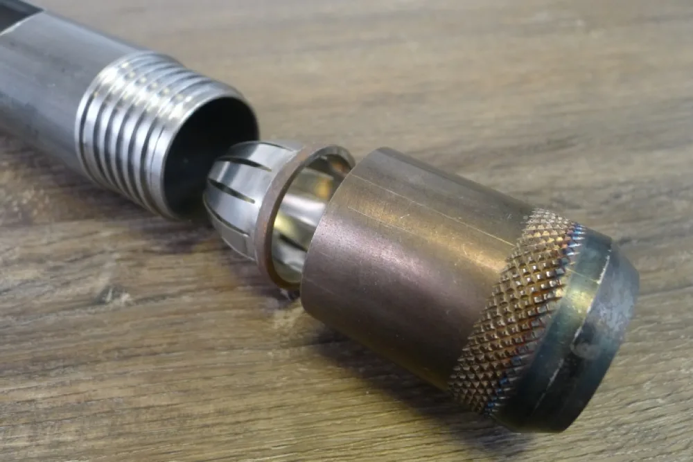 Window Sampling Tube with Screw-On Cutting Shoe