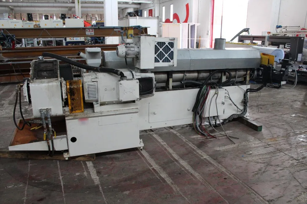 2000 BATTENFELD 90mm; L/D 30; Cambia ES0033