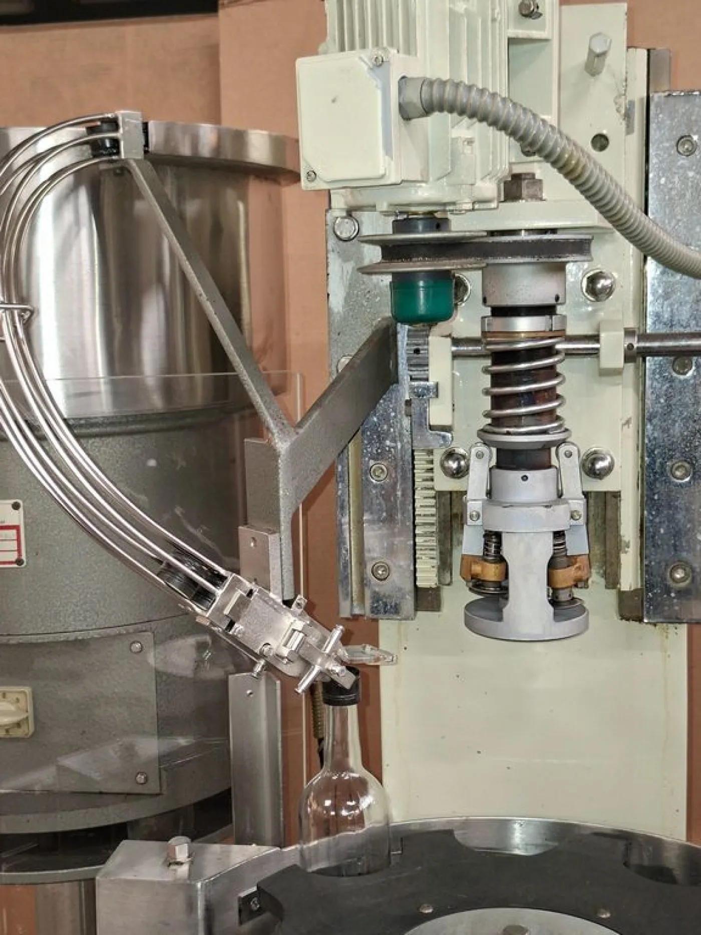 CORKING MACHINE SINGLE HEAD FOR ALUMINIUM SCREW CAP BERTOLASO, SECOND HAND MACHINE - 3