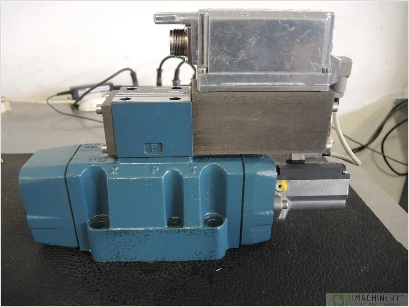1995 BOSCH 0 811 404 607 AI2196 - 4