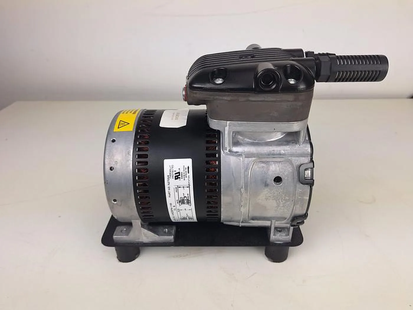 Biotek Instruments Vacuum pump 2 - 1
