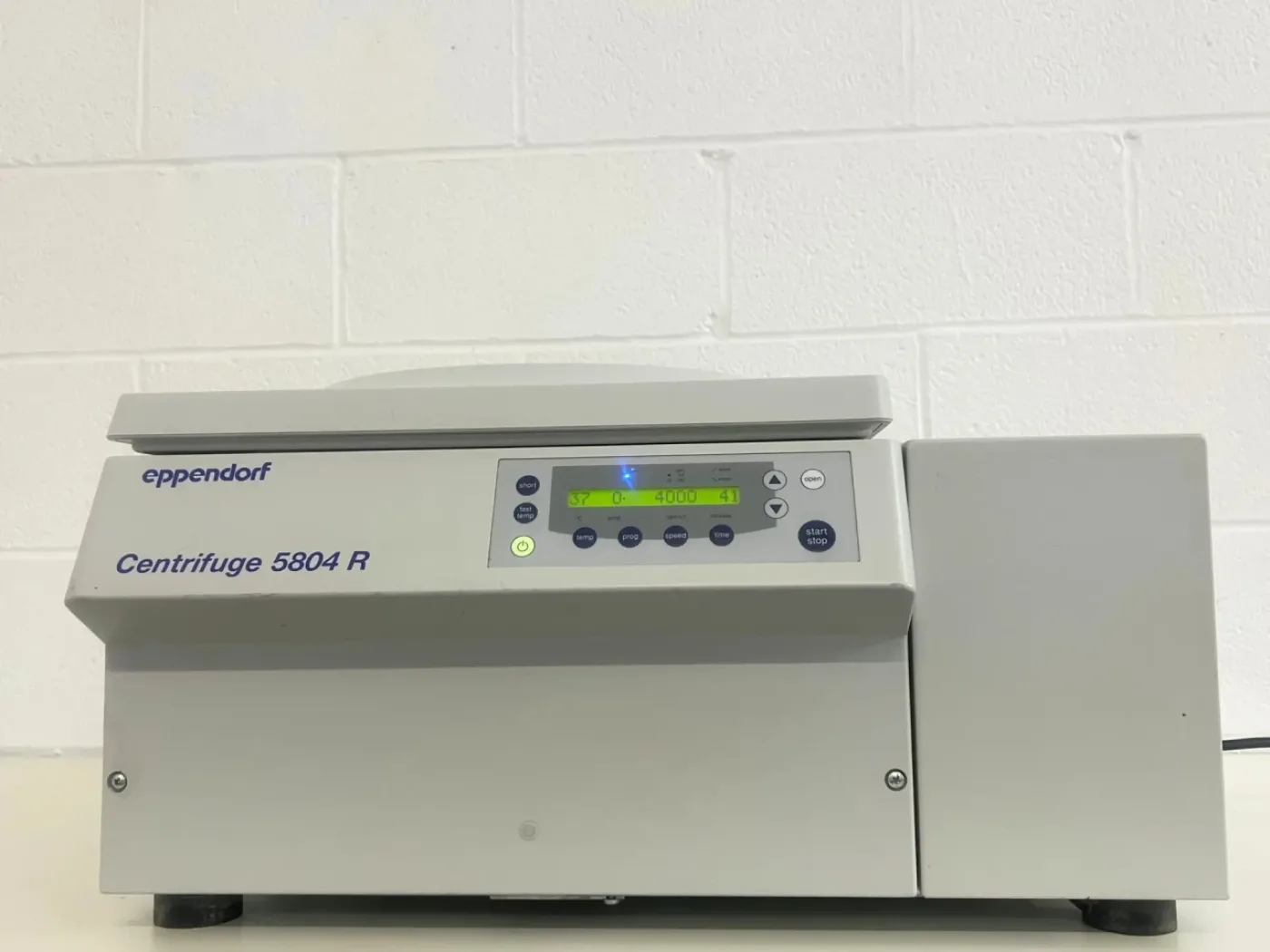 Eppendorf 5804R Refrigerated Centrifuge & Rotor - 2