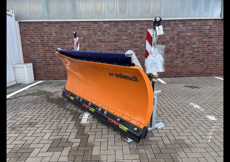 Aebi Schmidt Tarron MS 30.1 - Dreipunktaufnahme