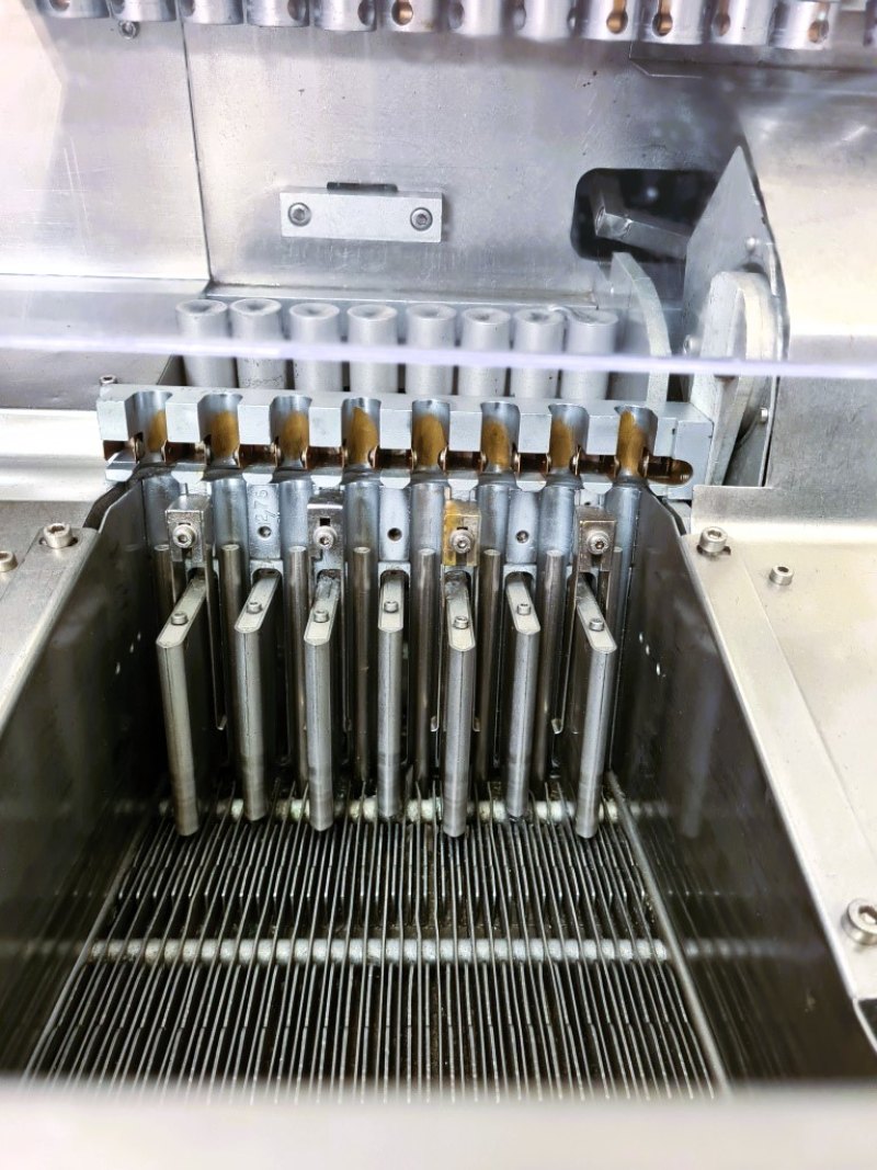 RIEMPITRICE SIGILLATRICE AUTOMATICA PER FIALE – CIONI – MOD. A8/FC