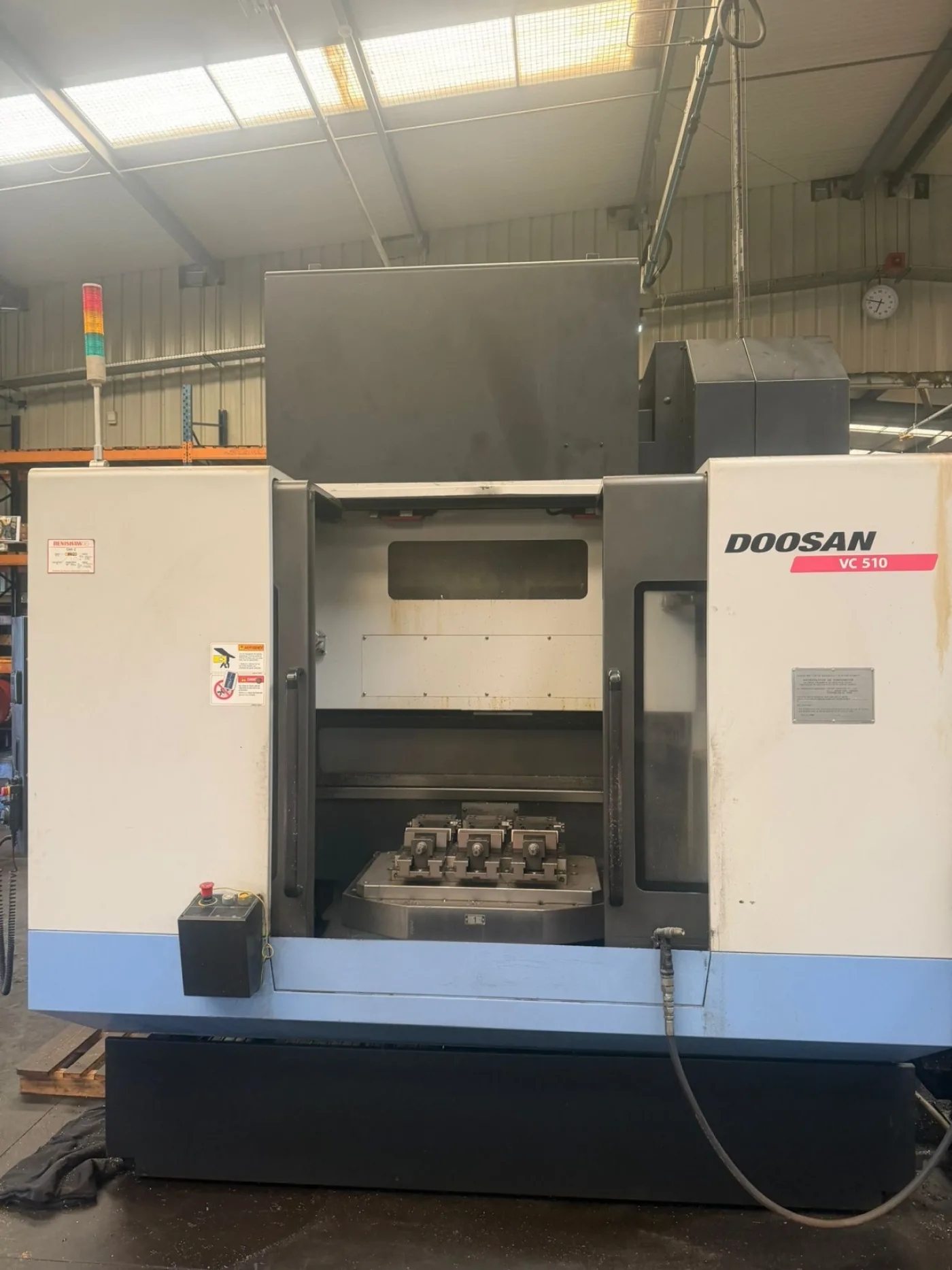 CNC Double pallets – Vertical Machining Center – DOOSAN VC510 - 1