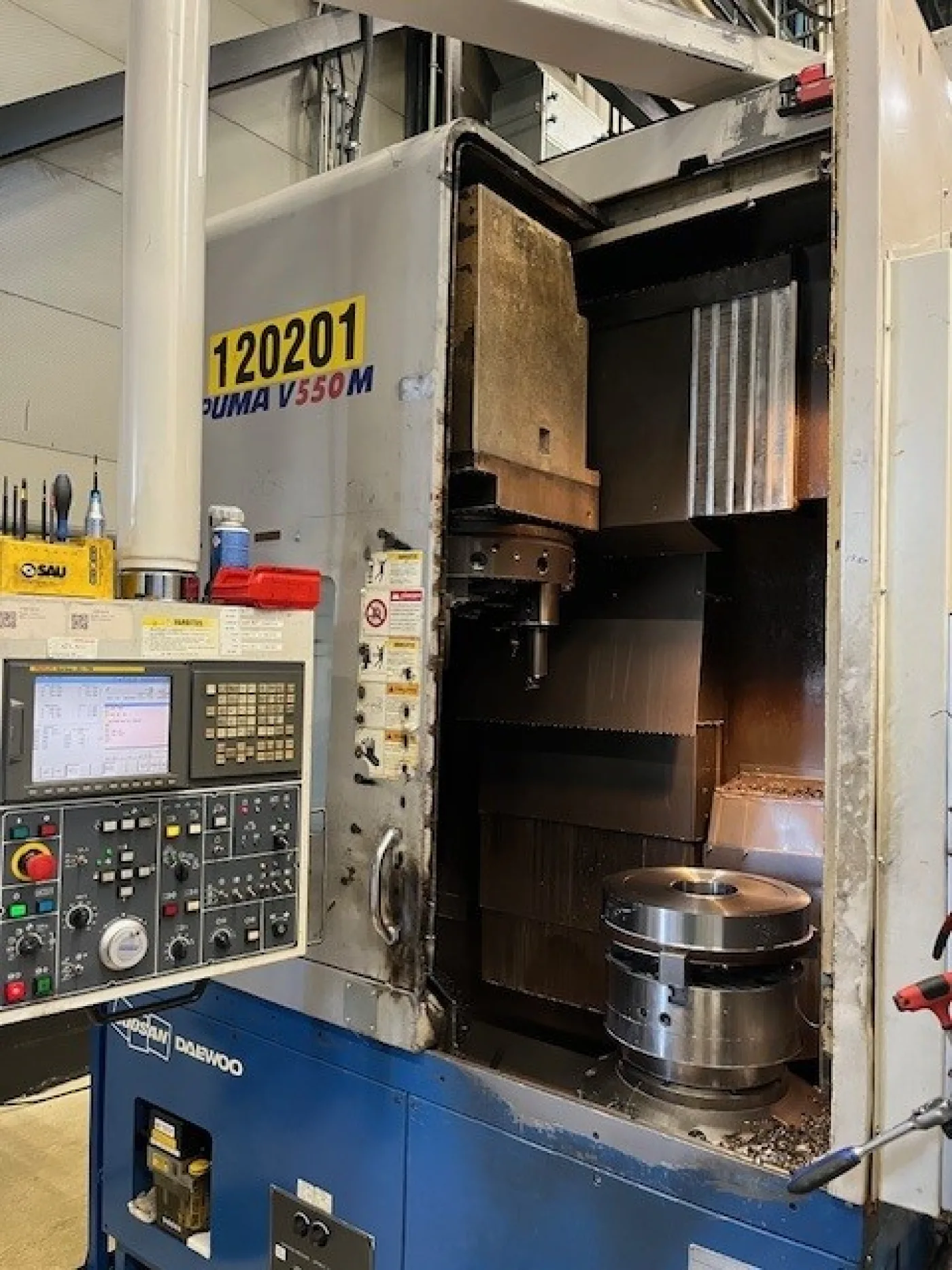 CNC Vertical Turning Machine – DOOSAN V550M - 2