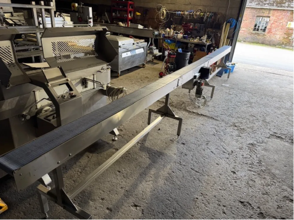 Conveyor 6.8m – Forward and Reverse