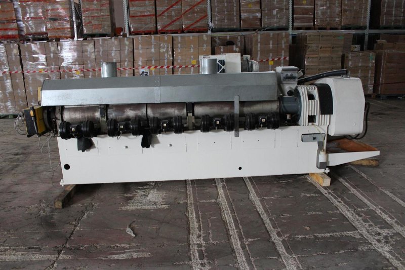2000 BATTENFELD 90mm; L/D 30; Cambia ES0033