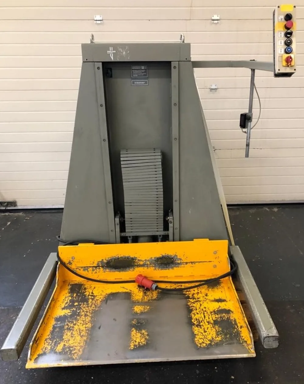Polar L-1000-G-3 pile hoist