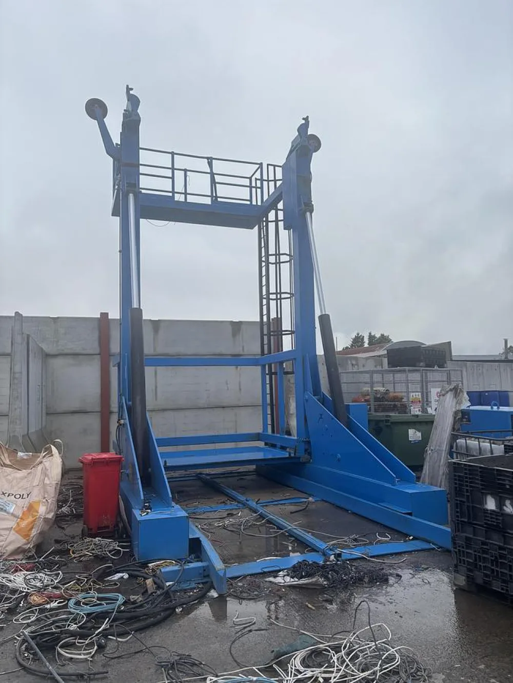 Fabcon Mark 4 Remote Controlled Container Tilter