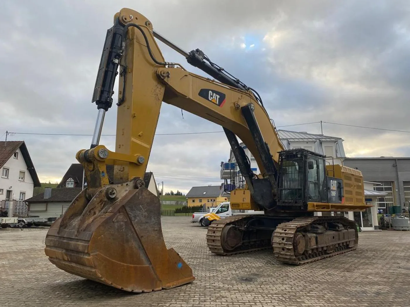 2015 CATERPILLAR 390FL ME - 1