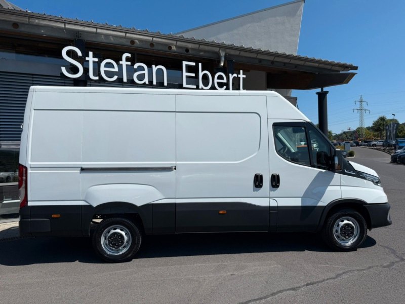 Iveco Daily 35S18HA8 V Kastenwagen *R 3.520*AHK*