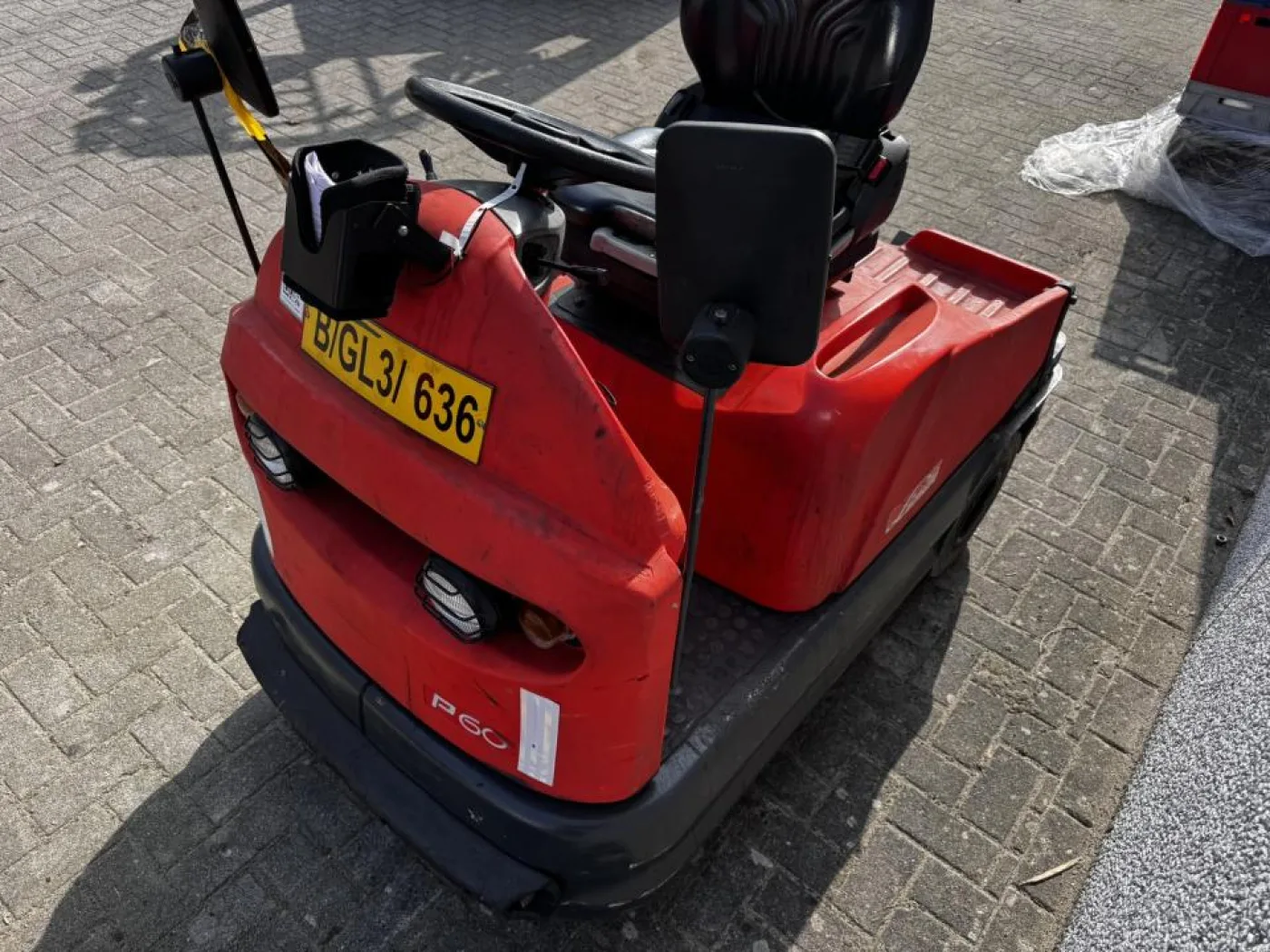 2004 Linde Tow Tractor - 6