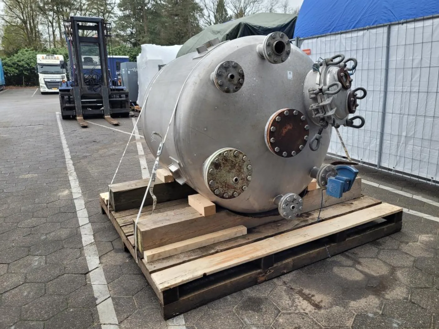 Unknown Pressure vessel - 4