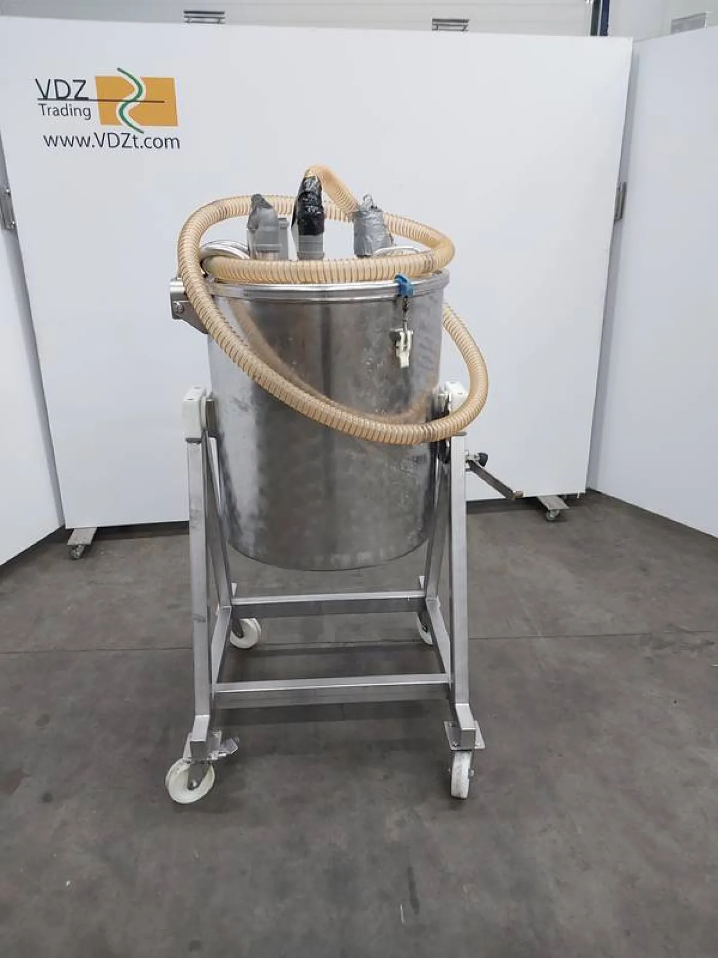 Vacuum Tank - Spinal cord removal system - 6