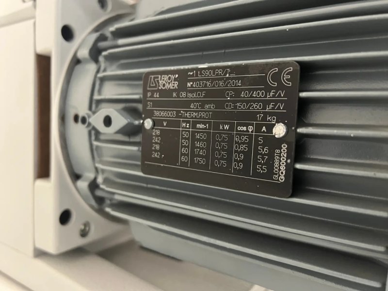 Leybold Trivac D16B LS90LPR/T Vacuum Pump