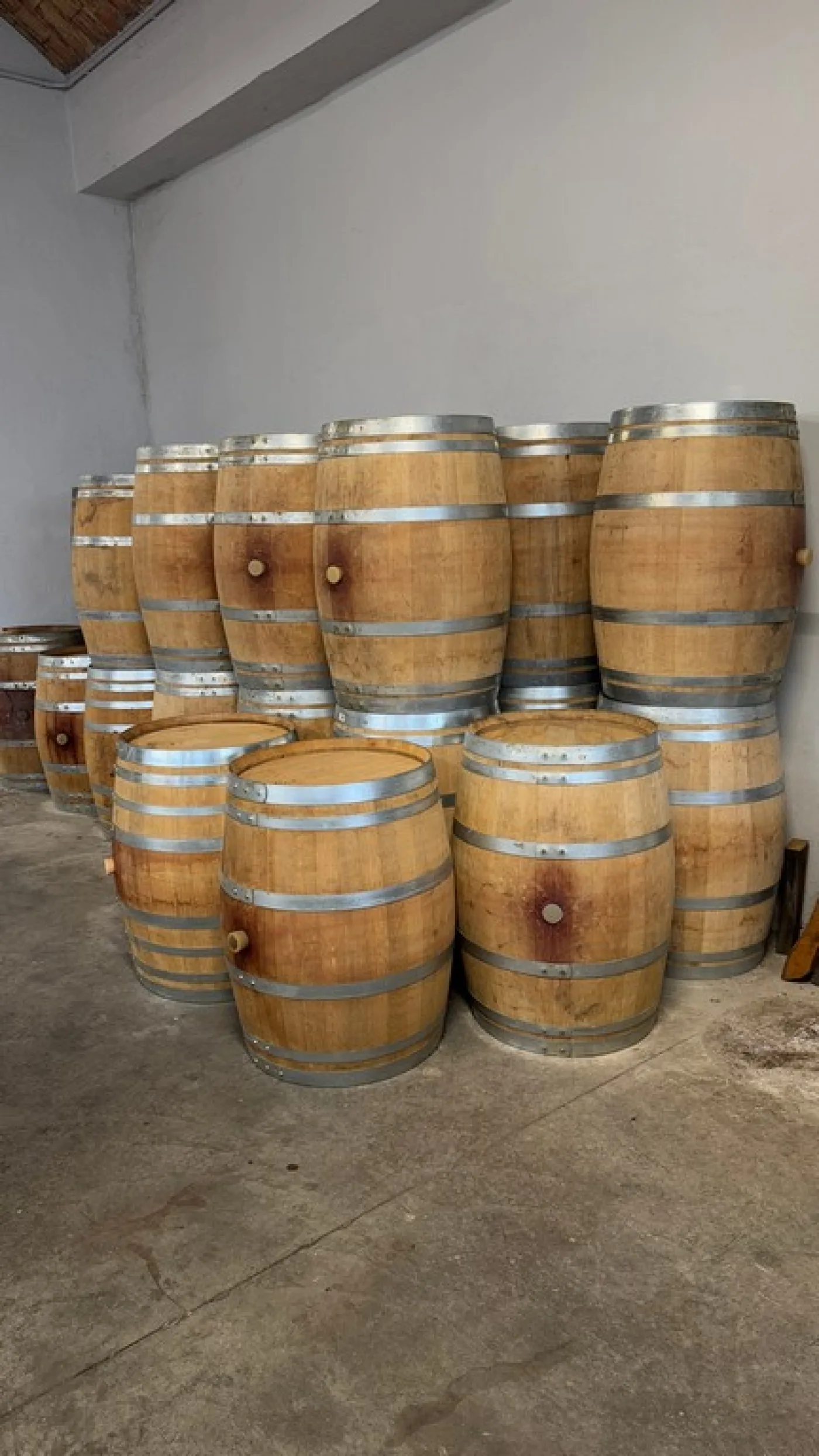 BARRELS IN OAK WOOD CAPACITY LITERS 225/228 OF THIRD-USE USED FOR RED WINE SECOND-HAND EQUIPMENT - 7