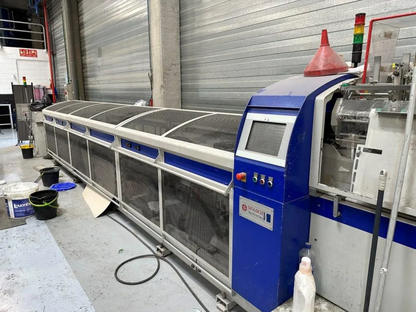 Sigloch BBL-31 bookback gluing and lining machine - 2