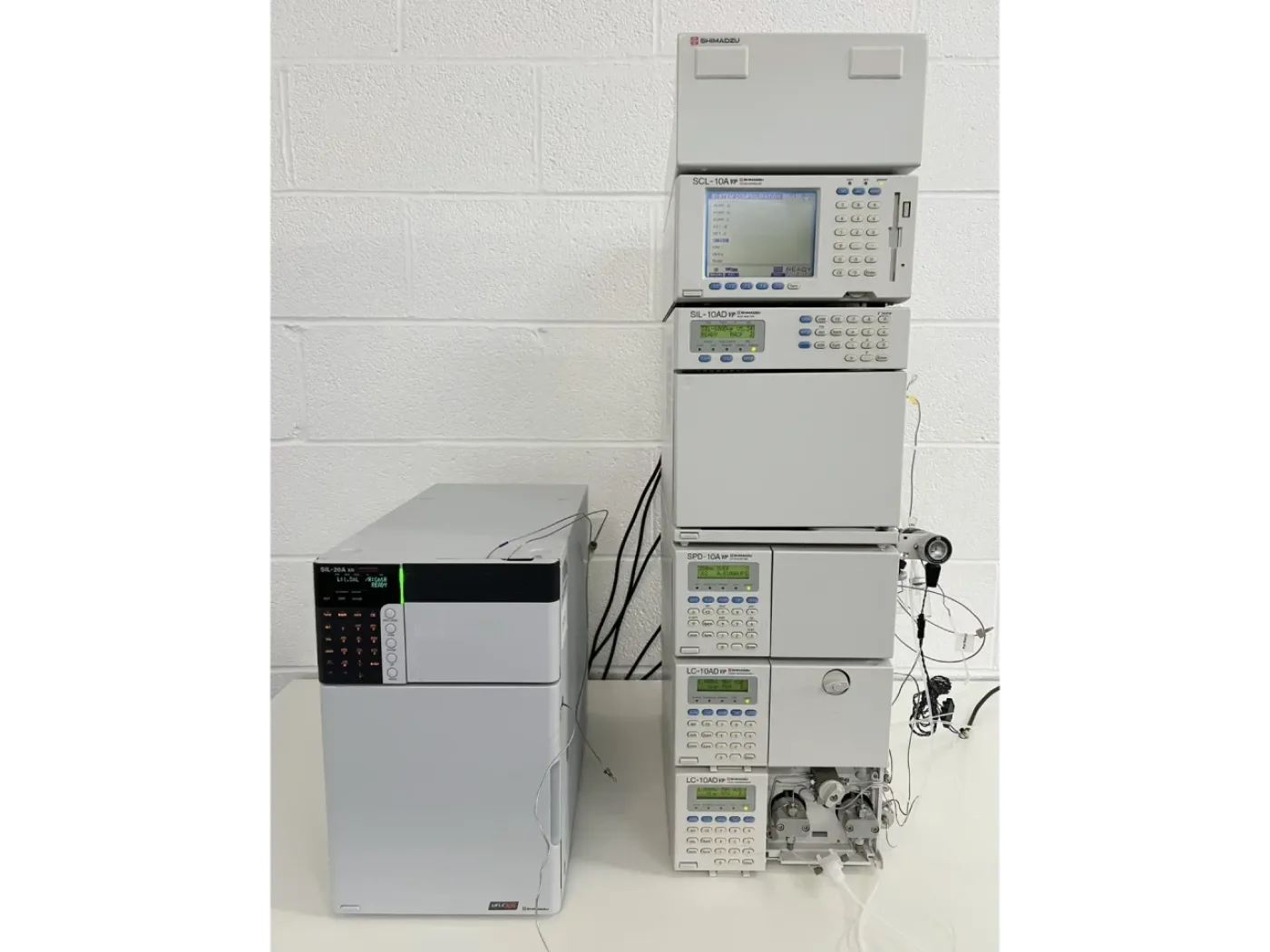Shimadzu HPLC System with SIL-20A XR - 1