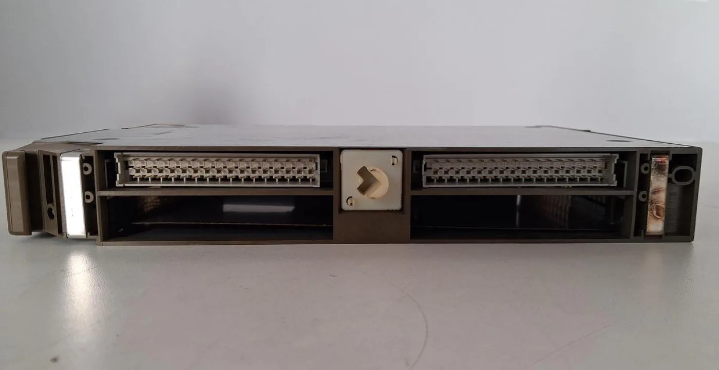 Siemens SIMATIC S5 6ES5 491-0LB11 Adaption Casing - 6