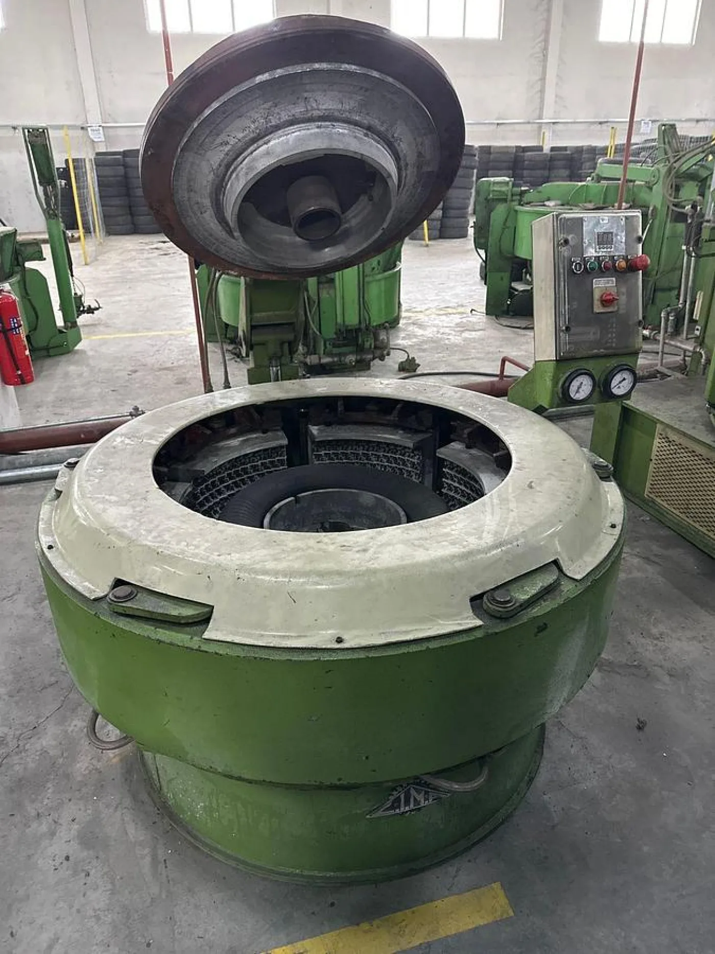 Tyre Retreading PCR & TBR Presses Full Plant - 4