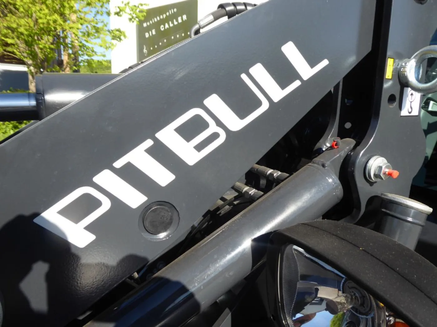 Pitbull Pitbull X27-45 mit Linde Hydrostat - 3